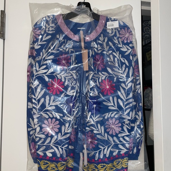 NWT Alexis Embroidered Paulaine Top Small - Picture 11 of 12